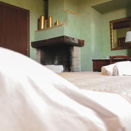 Bed and Breakfast Il Casale Di Gardenia Cesano Екстер'єр фото