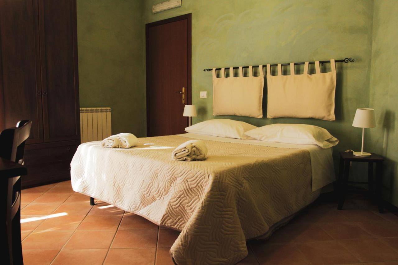 Bed and Breakfast Il Casale Di Gardenia Cesano Екстер'єр фото